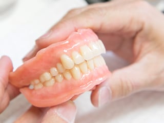 入れ歯のイメージ画像